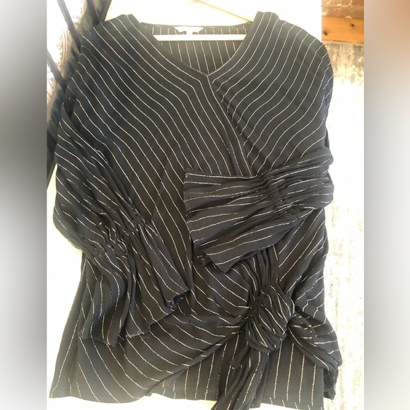 Juicy Couture …. Black & silver blouse NWOT - Picture 8 of 15